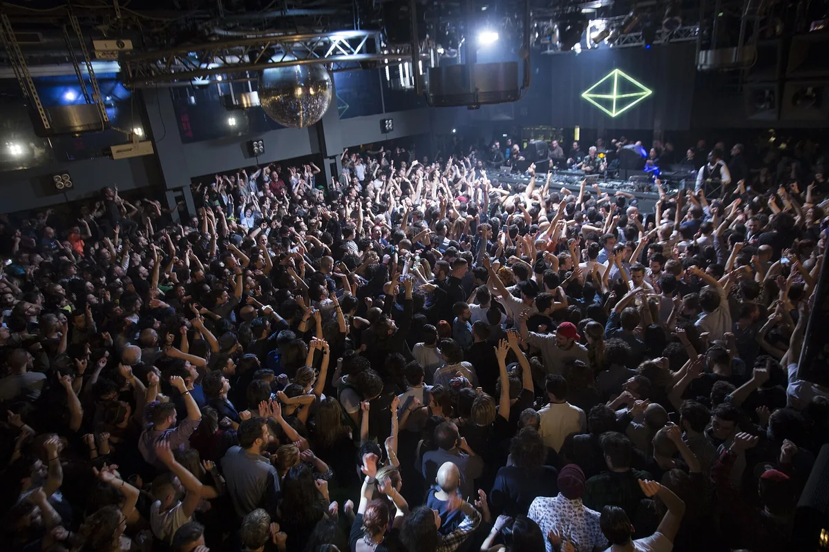 The packed crowd inside Tenax in Florence with Fatboy Slim playing