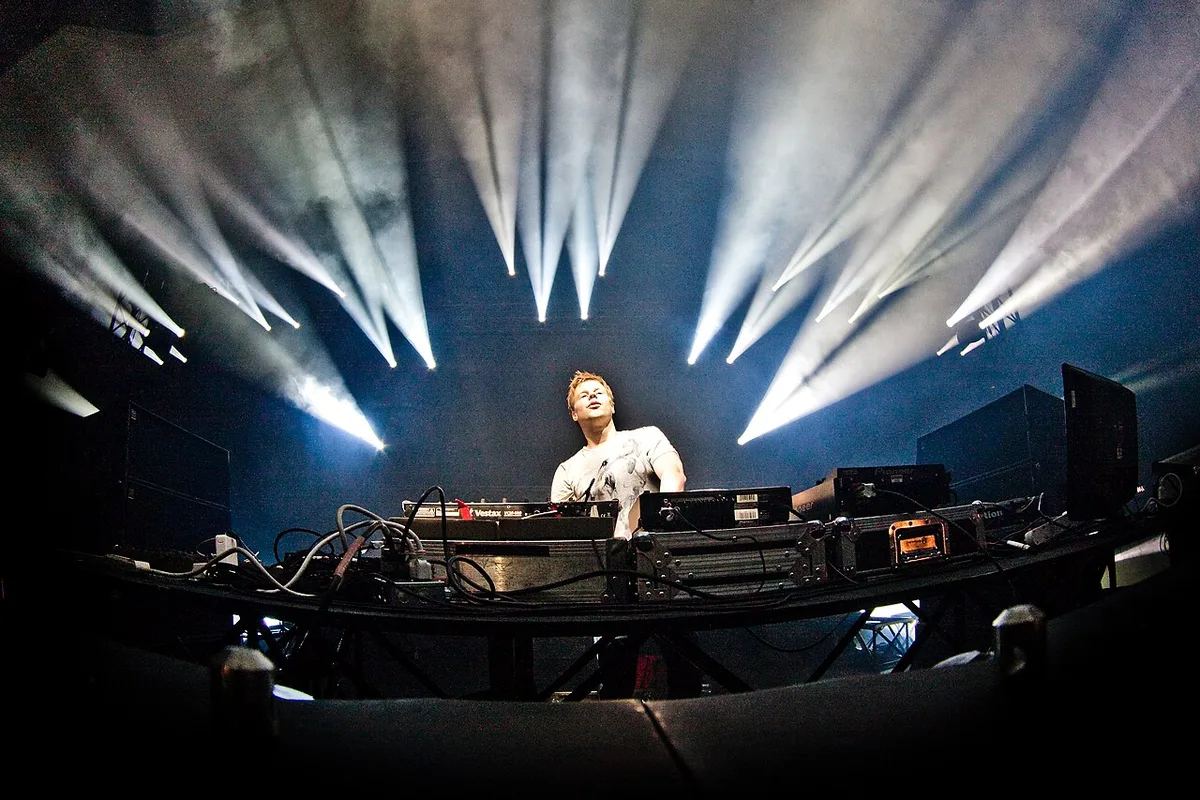 Ferry Corsten playing live in Edmonton, Canada