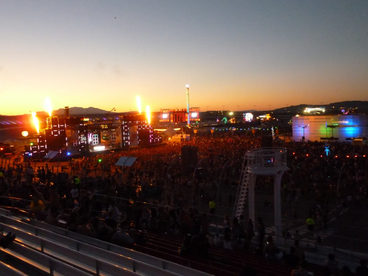 The cosmicMEADOW stage in the foreground and kineticFIELD behind it at EDC Las Vegas in 2011