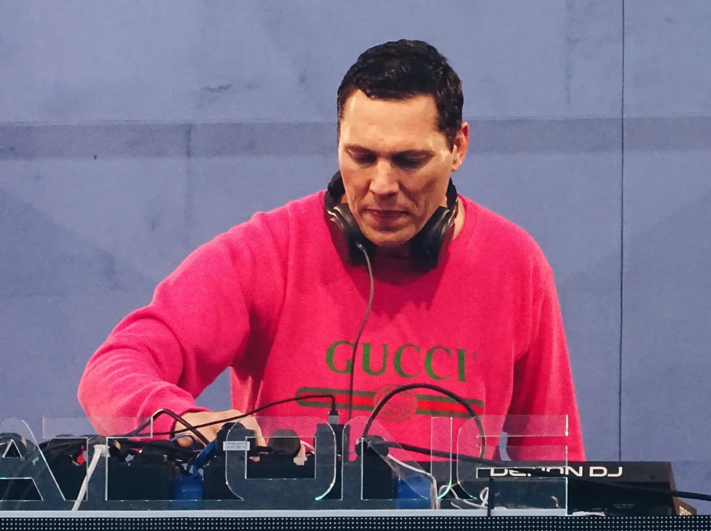 Tiësto playing live at Airbeat One Festival, 2017