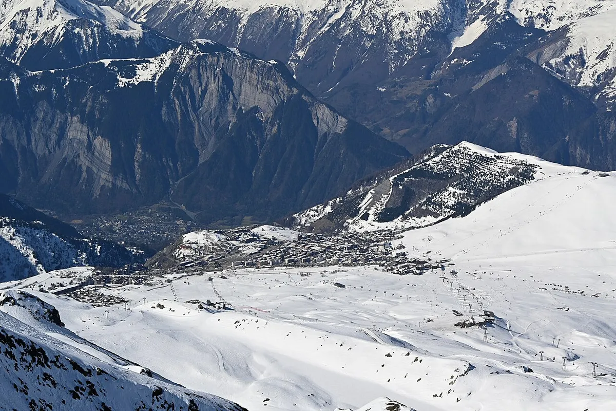 The view from Pic Blanc over Alpe d'Huez in April 2026
